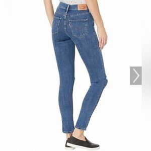 Levi's Women's 311 Shaping Skinny Jeans Size 32x30